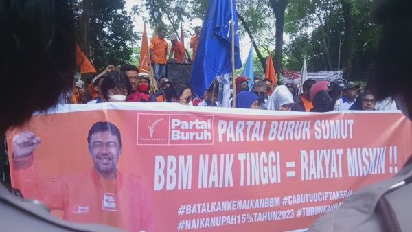 Geruduk di DPRD Sumut, Buruh: Kenaikan Harga BBM akan Menambah Jumlah Warga Miskin