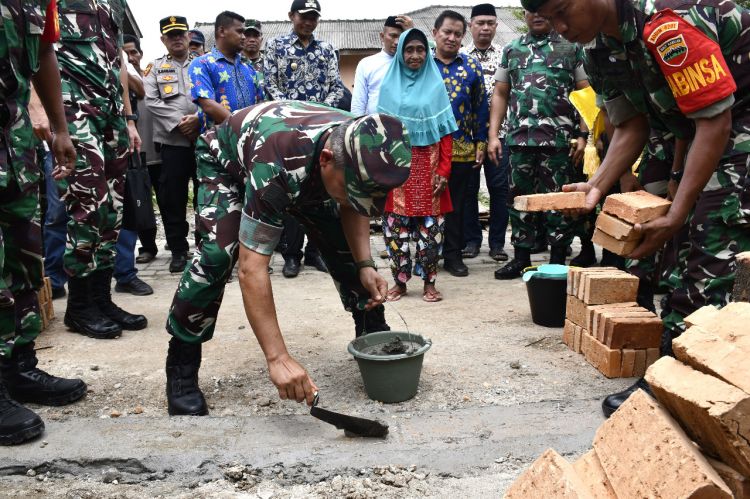 Kodim 0201/Medan Bangun 30 RTLH, Pangdam I/BB : Salah Satu Bakti TNI