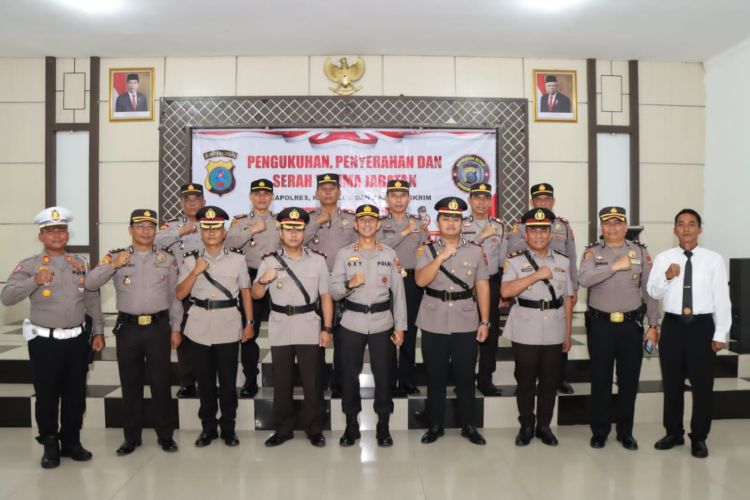 Kapolres Sergai Pimpin Apel Serah Terima Jabatan
