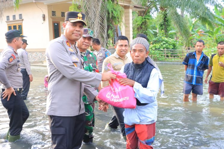 Kapolres Labuhanbatu Cek Kondisi Warga Kampung Jati Bilah Hilir