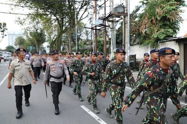 Langsung Dipimpin Kapolda Sumut, Pasukan Brimob Longmarch Pataka Perpindahan Mako Brimob