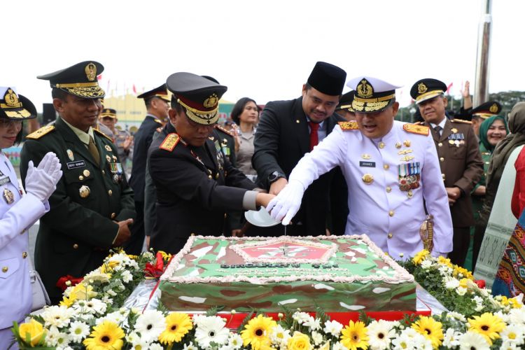 Hadiri HUT TNI ke-77, Kapolda Sumut: Semoga TNI-Polri Semakin Kompak dan Solid