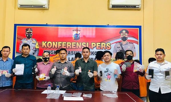 Grebek Narkoba di Gunting Saga, Personil Sat Narkoba Terluka Dianiaya Warga