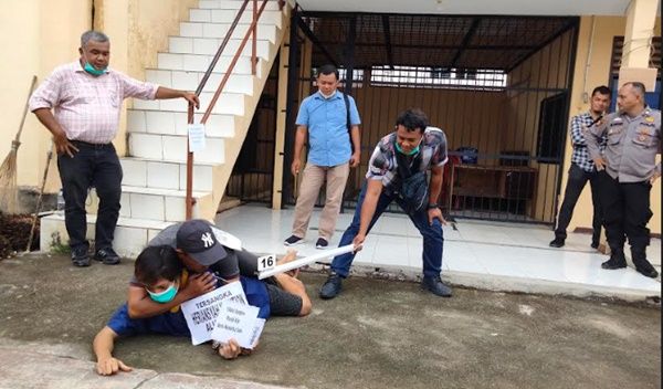 Polsekta Kotapinang Reka Ulang Pembunuhan Yogi Putra Pratama, Korban Dibunuh Temannya Sendiri