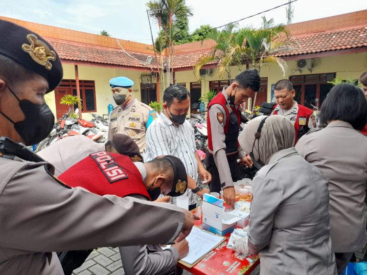 Mendadak, Propam Tes Urine Personil Samapta Polrestabes Medan, Ada Apa?