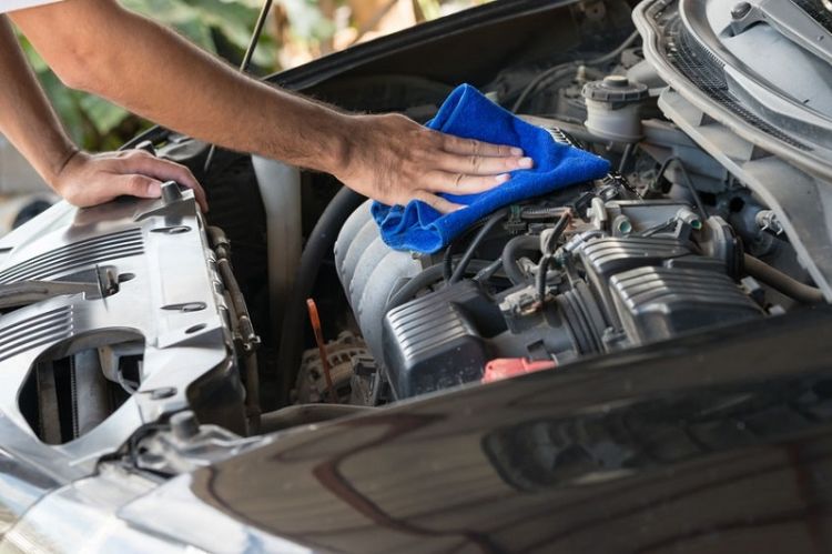 Ini Cara Mencuci Mesin Mobil yang Baik dan Benar, Jangan Sampai Salah