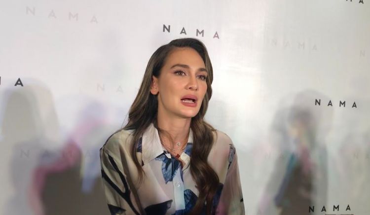 Luna Maya Akui Suka Pakai Cocktail Skincare, Apa Itu?