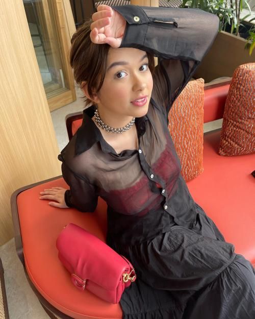 Calon Kakak Ipar Fuji Seksi
