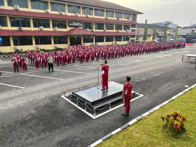 Itwasda Polda Sumsel  Pimpin Apel  Olahraga Bersama
