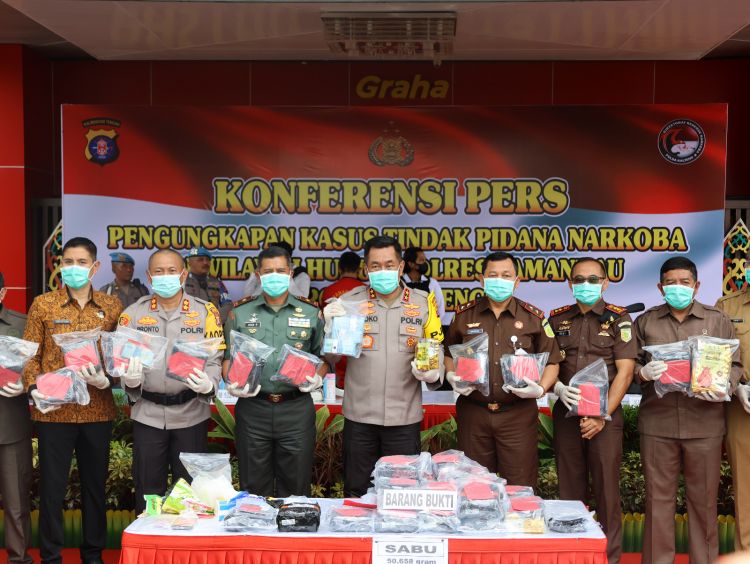 Kapolda Kalteng Langsung Musnahkan 50,6 Kilogram Sabu Hasil Pengungkapan Polres Lamandau