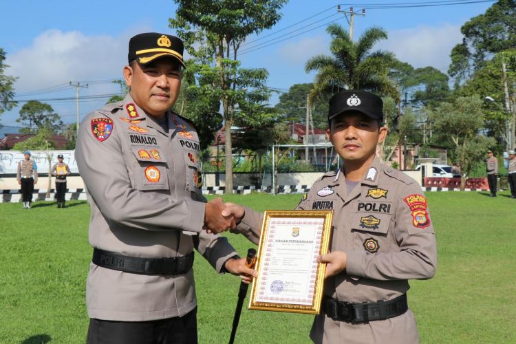 Aksi Heroik Tangkap Curanmor Usai Lepas Dinas, Bripka Rico Diganjar Sekolah Perwira