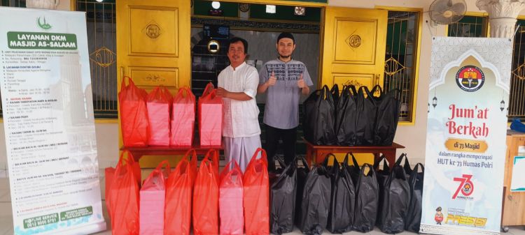 Divhumas Polri Transfer Pahala ke Jurnalis Lewat Jumat Berkah di 73 Masjid