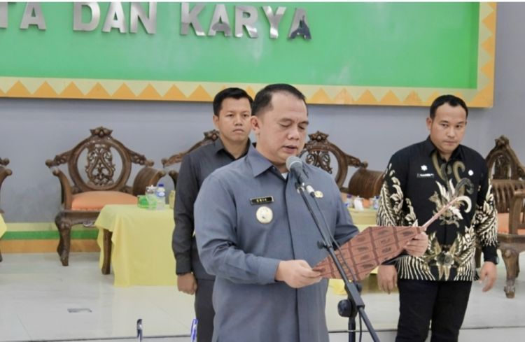 Bupati Labuhanbatu Lantik 182 Pejabat Baru