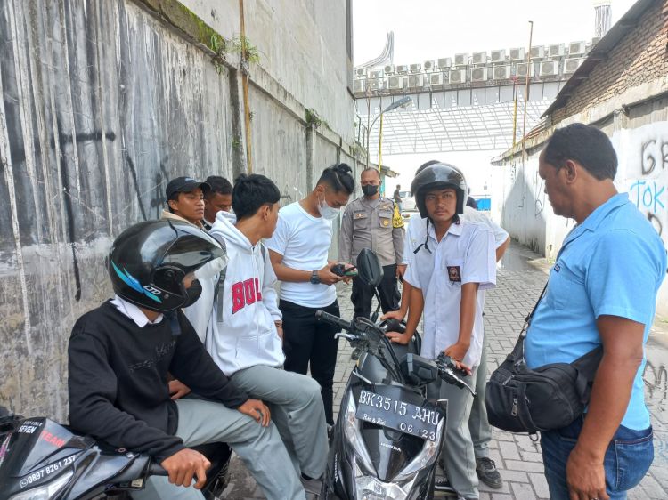 Antisipasi Tawuran Pelajar dan Geng Motor di Hari Guru, Polsek Percut Sei Tuan Laksanakan Patroli