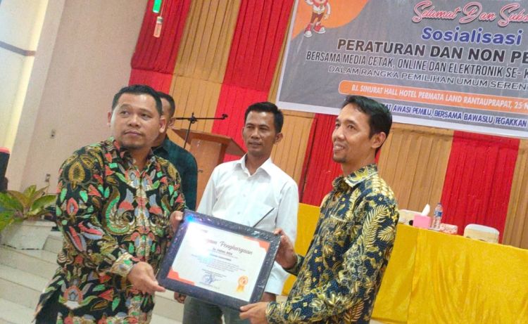 Bawaslu Labuhanbatu Sosialisasikan Peraturan dan Non Peraturan Bersama Wartawan