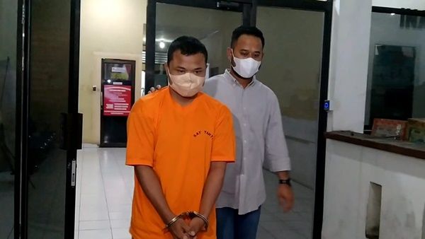 Garang di Medsos, Pelaku Penista Agama Ini Lunglai saat Diciduk Polisi