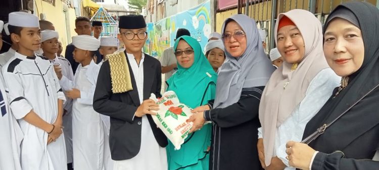 Majelis Ta'lim Sumut  Bagi-Bagi Beras