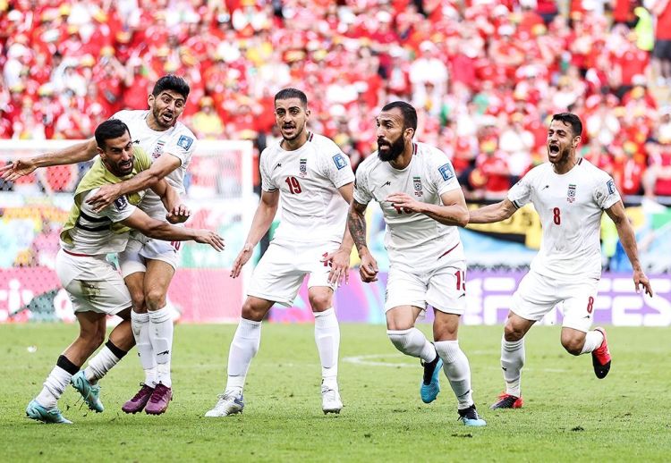 Dramatis, 2 Gol Injury Time Iran Taklukkan Wales