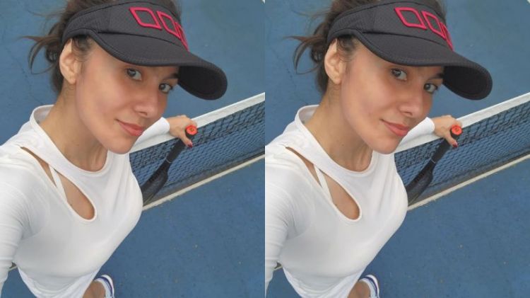 Ungah Poto, Gaya Seksi  Wulan Guritno Terlihat Kece Badai