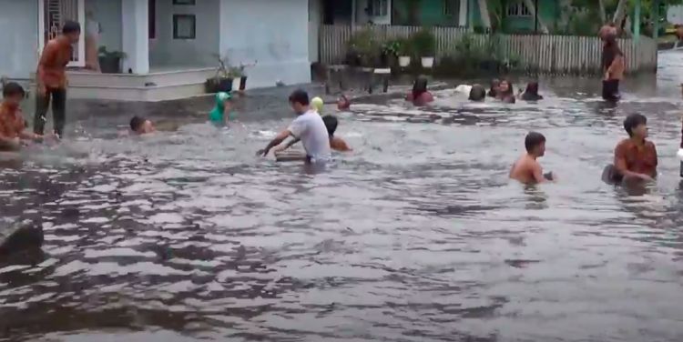 Tolong !! Aceh Singgkil Diterjang  Banjir, Sebanyak 14.984 Jiwa Terdampak