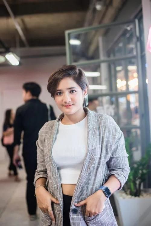 5 Inspirasi Model Rambut Pendek Wanita, Tampilan Makin Fresh!