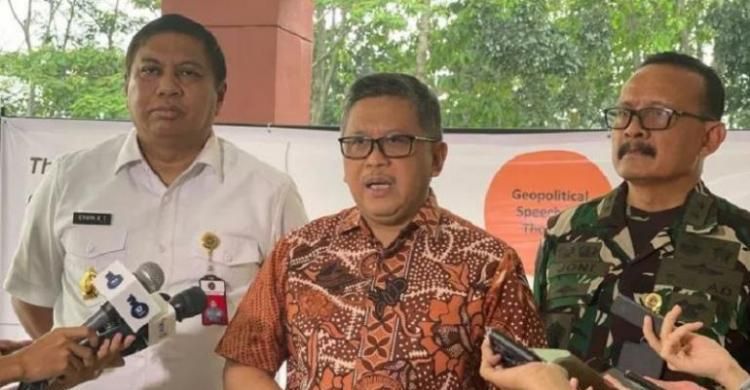 Soal Capres, Hasto Dan Projo Saling Sentil