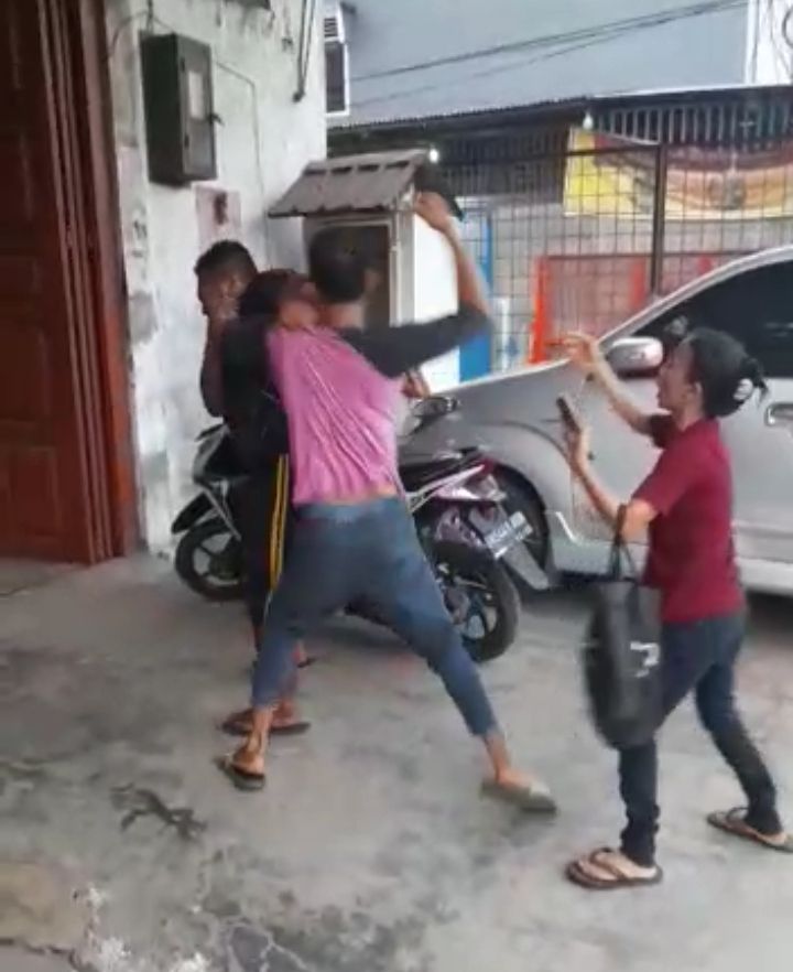 Berkelahi, Sopir Tewas Dilempar Batu