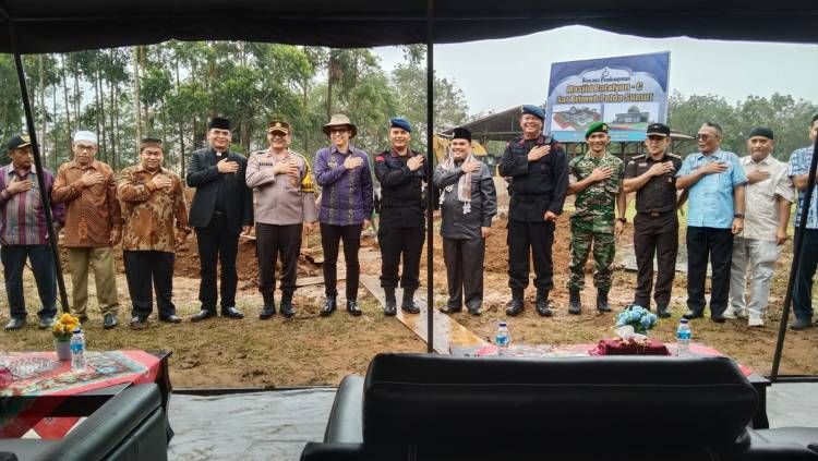 Brimob Polda Sumut Bangun Mesjid Al-Fatimah Batalyon - C