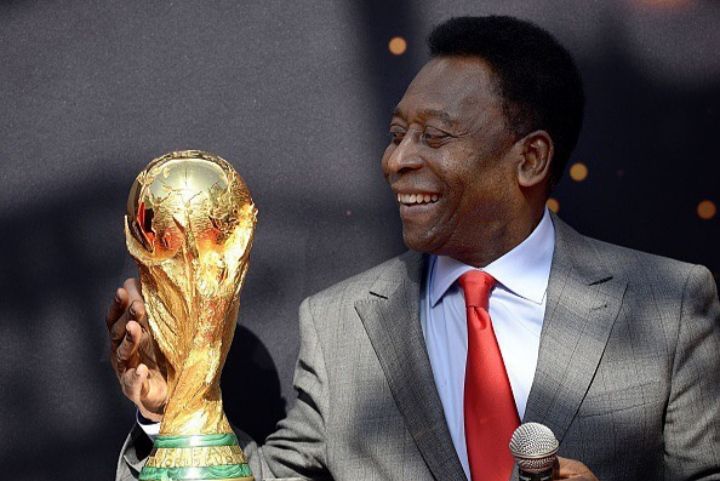 Legenda Sepak Bola Pele Dirawat di Rumah Sakit