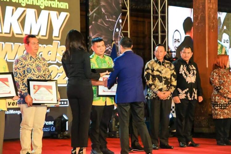 Bupati Labura Raih Penghargaan Satyalancana Aditya Karya Mahatva Yodha