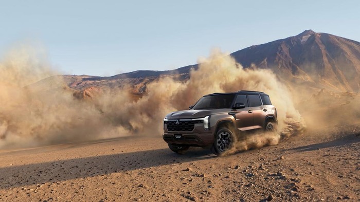 Mitsubishi Pajero 2026 Kembali Hadir: SUV 7-Seater dengan Dimensi Lebih Besar dan Fitur Lengkap
